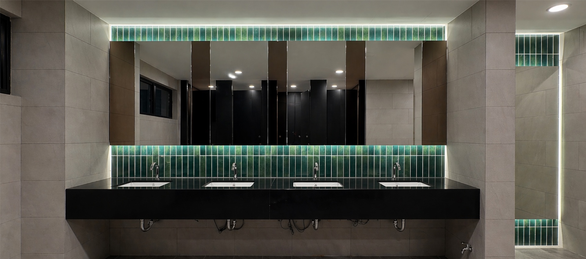 Mirrors Banner 1